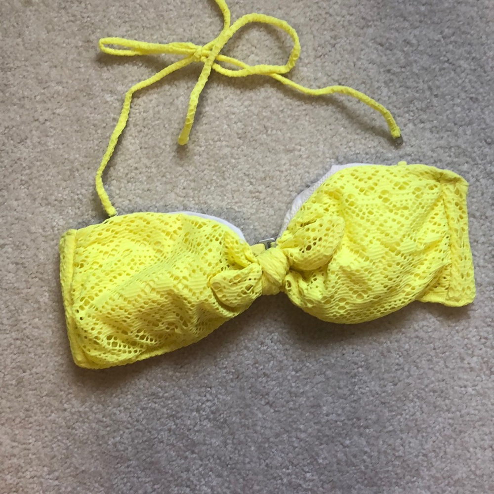 Victoria’s Secret bikini bandeau top